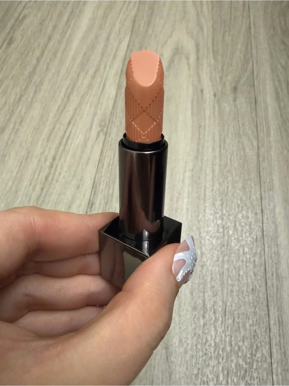 New Burberry Kisses Hydrating Lip Colour No. 01 Nude Beige